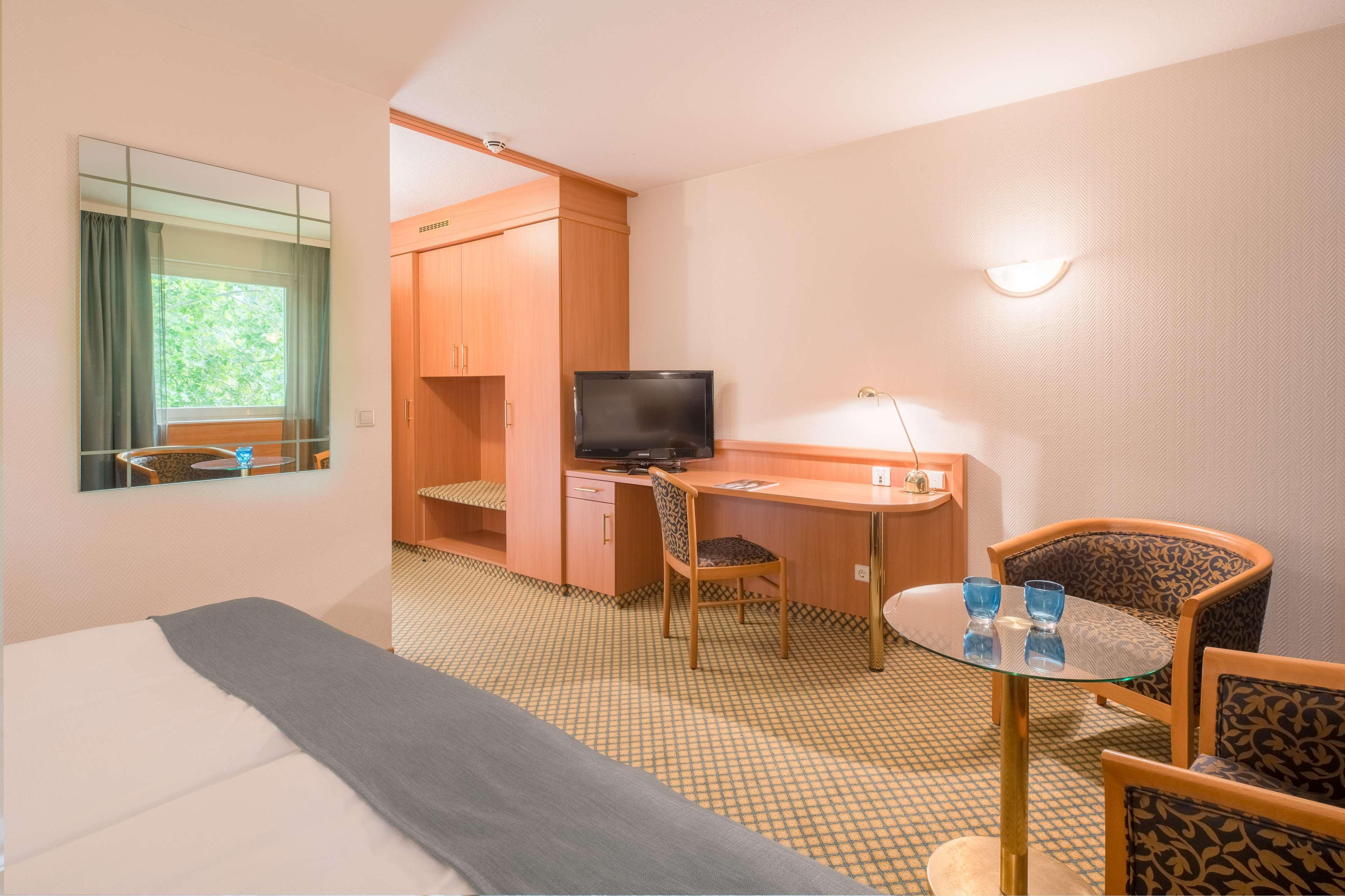 Best Western Plus Hotel Fellbach-Stuttgart Экстерьер фото